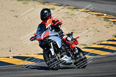 media/Mar-25-2024-Moto Forza (Mon) [[8d4319bd68]]/4-Novice Group/Session 1 (Turns 9 and 10)/